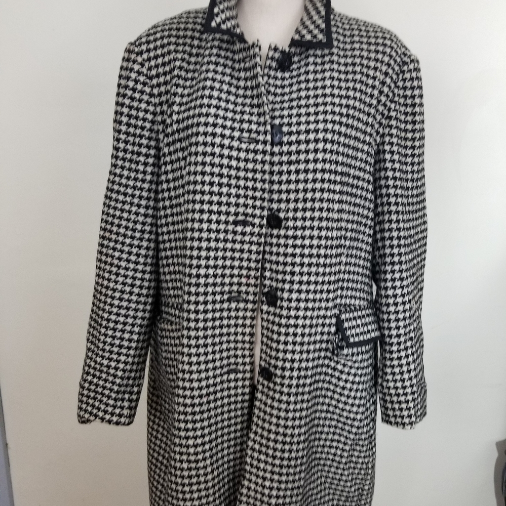 Wool blend houndstooth coat 18